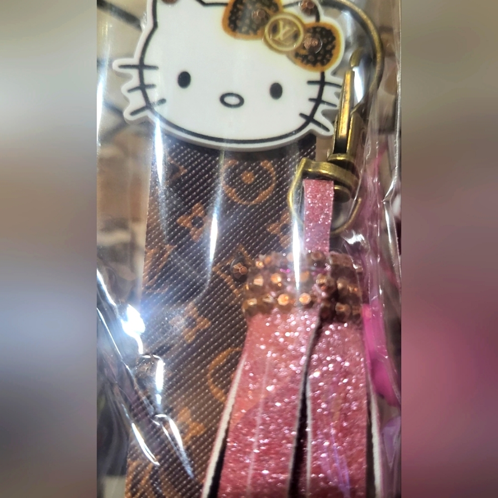 Hello Kitty Designer Inspired Key Fob Wristlet 🎉2/$30🎉 - Picture 4 of 6